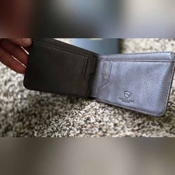 Vaultskin Manhattan ID Card Wallet Bifold RFID Blocking Brown - Picture 6 of 6